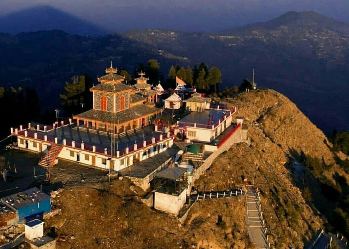 Viewpoint photography near Surkanda Devi Temple