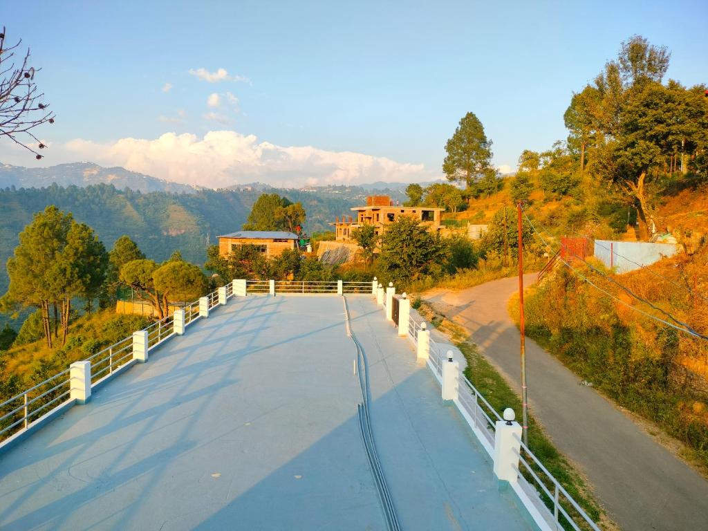 Mountain road approach