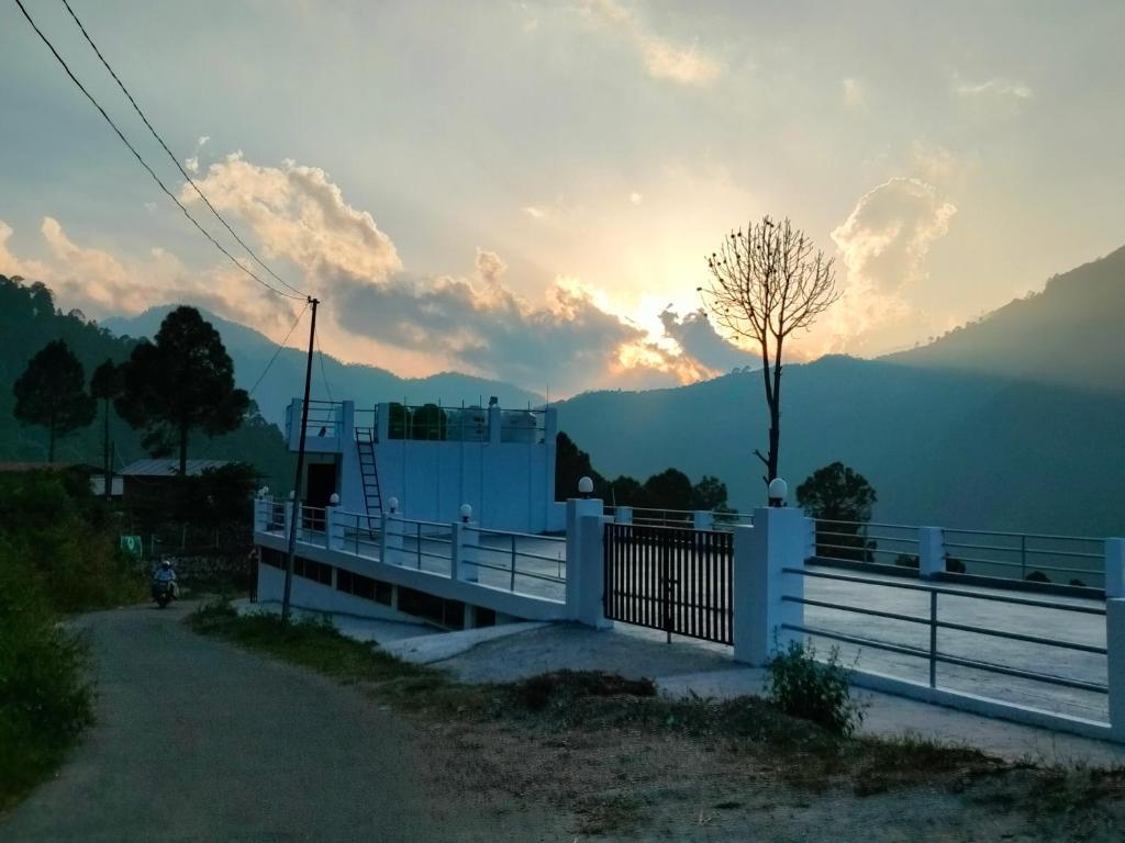 Roadside property view