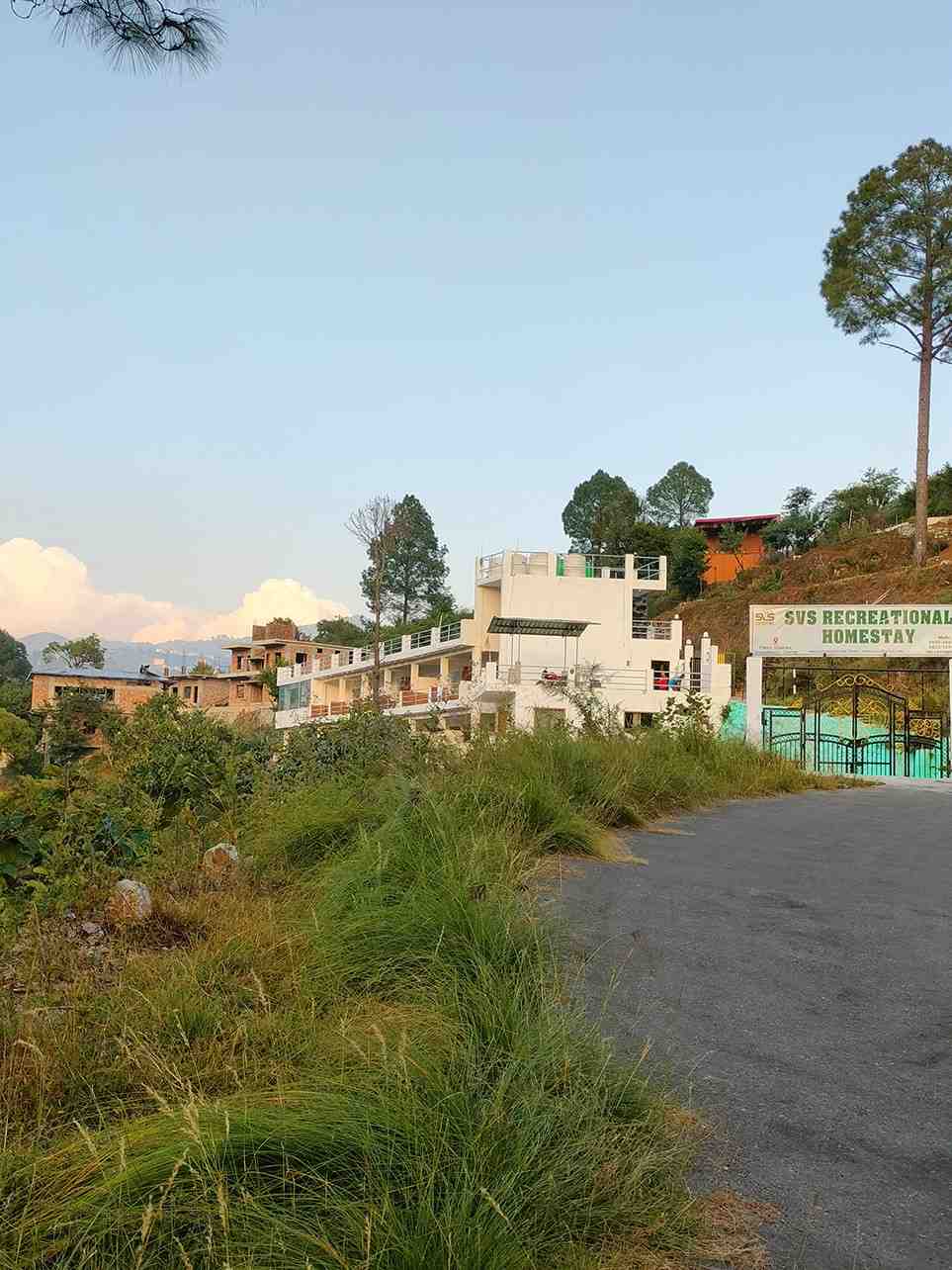 Outdoor valley-facing corner